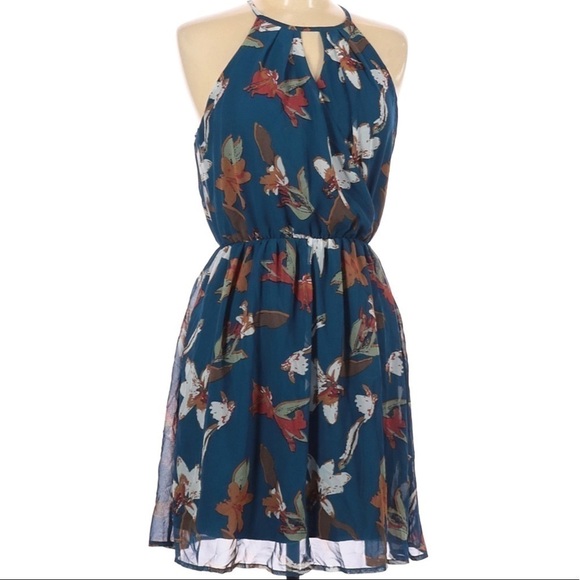 Sienna Sky Dresses & Skirts - Sienna Sky Blue Floral Key Hole Shift Dress